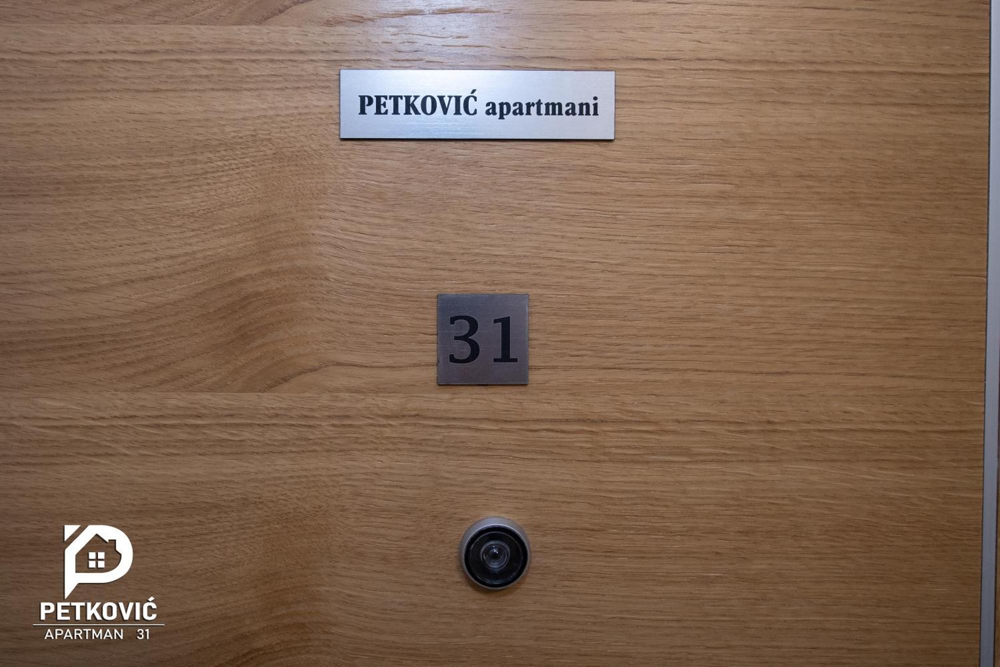 Petkovic 31 * Jagodina